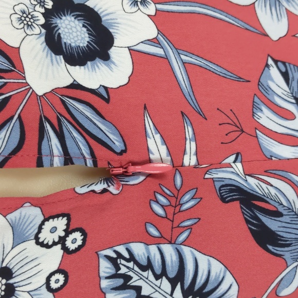 Tokito Womens Dress Size 6 Pink Grey Floral Short Sleeve Fit & Flare Keyhole NEW - Picture 11 of 16